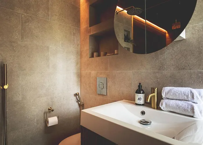 Stay North - Adevilla